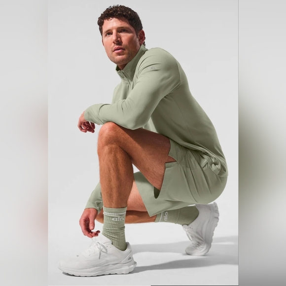 ALO Unisex Throwback Sock Limited edition/release Limestone/White medium $34 - Picture 2 of 8